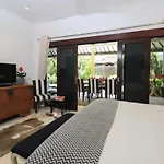 Villa Bloom 1 - 4 Bedrooms, 4 Bathrooms, Private Pool Close To The Beach