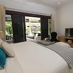 Villa Bloom 1 - 4 Bedrooms, 4 Bathrooms, Private Pool Close To The Beach